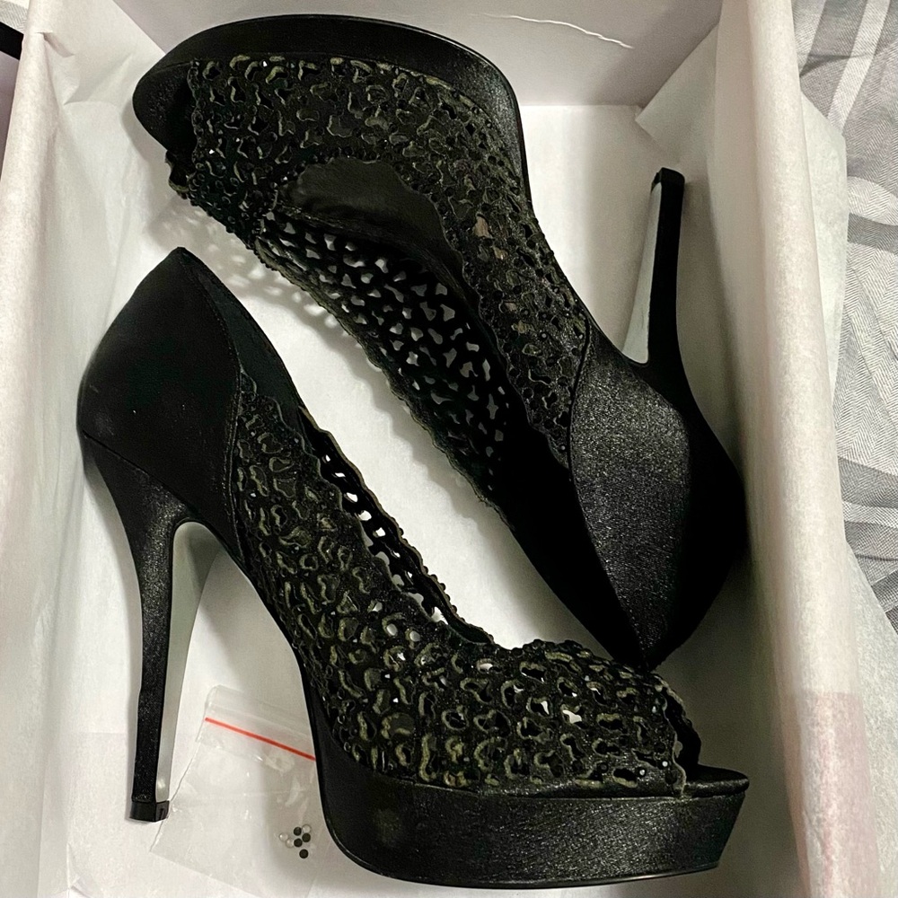 Jeanne Beker Black Lace Style Peep Toe Stiletto Evening High Heels BNIB Sz 7.5B